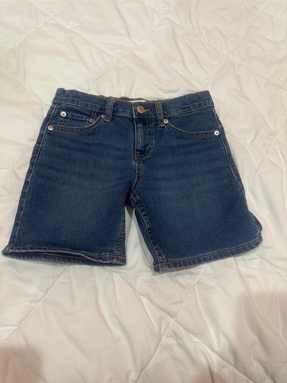 NWOT Levi's Dark Blue Girls Midi Shorts size 7/8